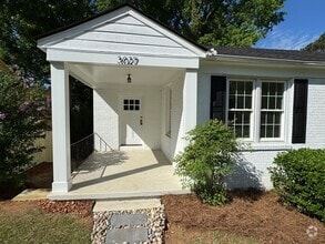 Building Photo - 3027 Lindsay St