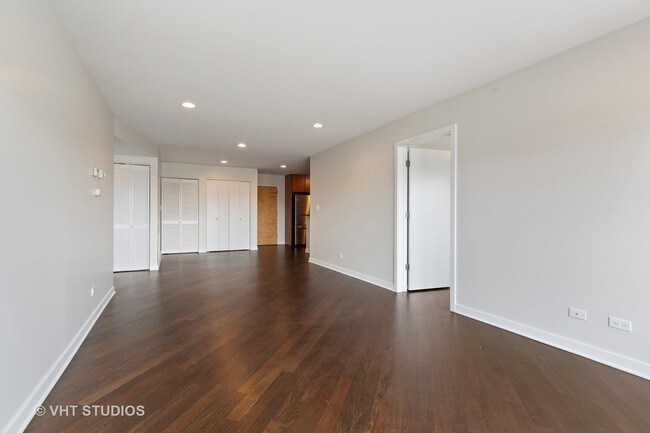 Foto del edificio - 2525 W Bryn Mawr Ave