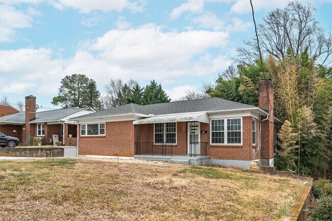 Foto del edificio - 4620 Golf Park Dr