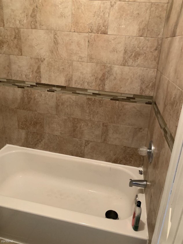 Foto del edificio - 374 E 21st St