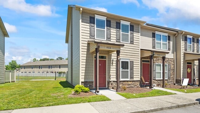 Building Photo - Boyington Townhome