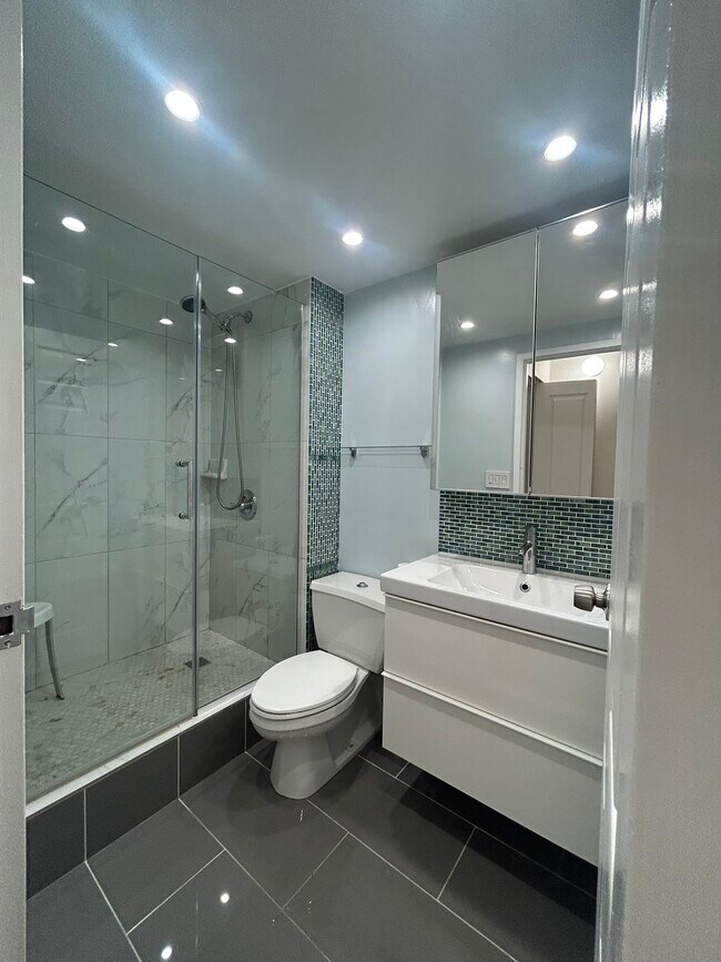Foto del edificio - 777 N MacQuesten Pkwy