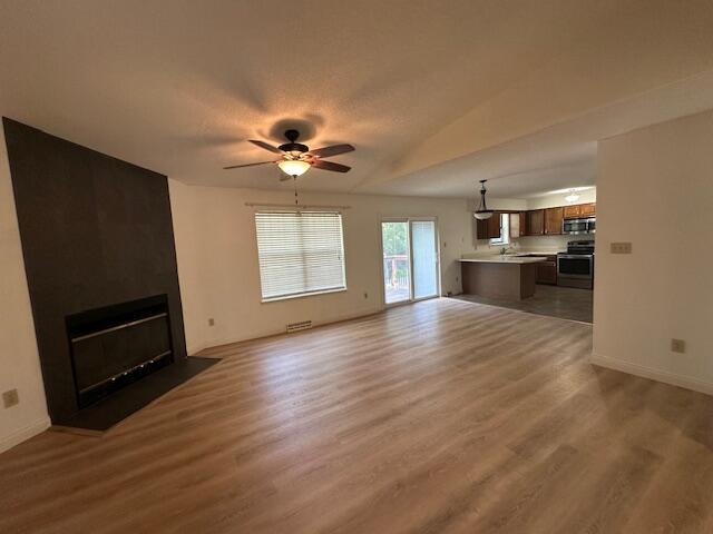 Building Photo - 3701 Santiago Dr