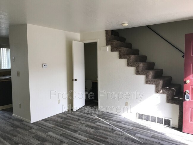 Building Photo - 1212 S Juniper St