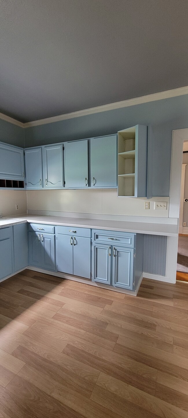 kitchen - 532 Riehl St