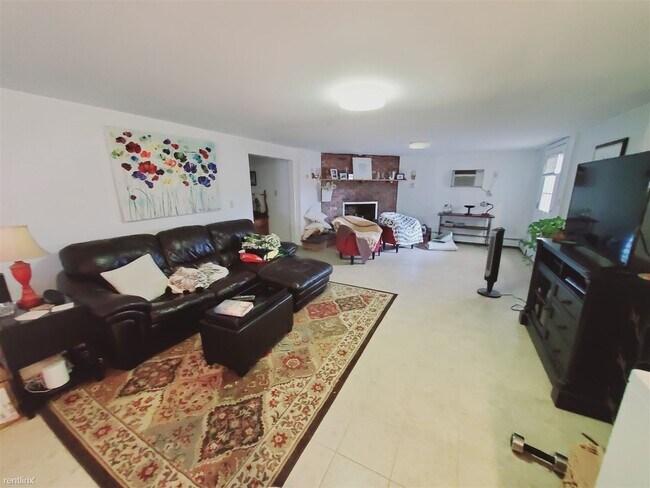 Building Photo - 1 br, 1 bath Condo - 596 Fairfield Ave