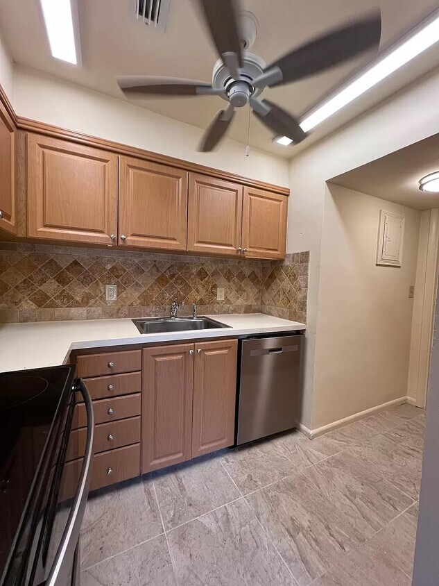 Foto del edificio - 2501 NE 11th St