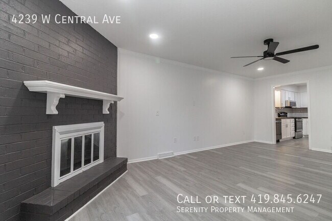 Foto del edificio - 4239 Central Ave