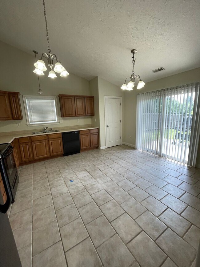 Foto del edificio - Three Bedroom Single Family Home - West La...