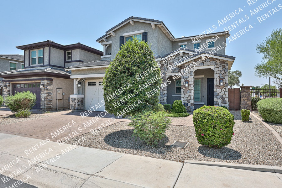 Primary Photo - 16336 N 2nd Dr