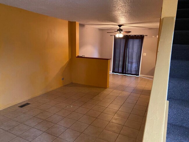 Building Photo - 1812 Whitney Dr