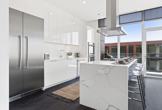 Building Photo - Elevate Lincoln Park