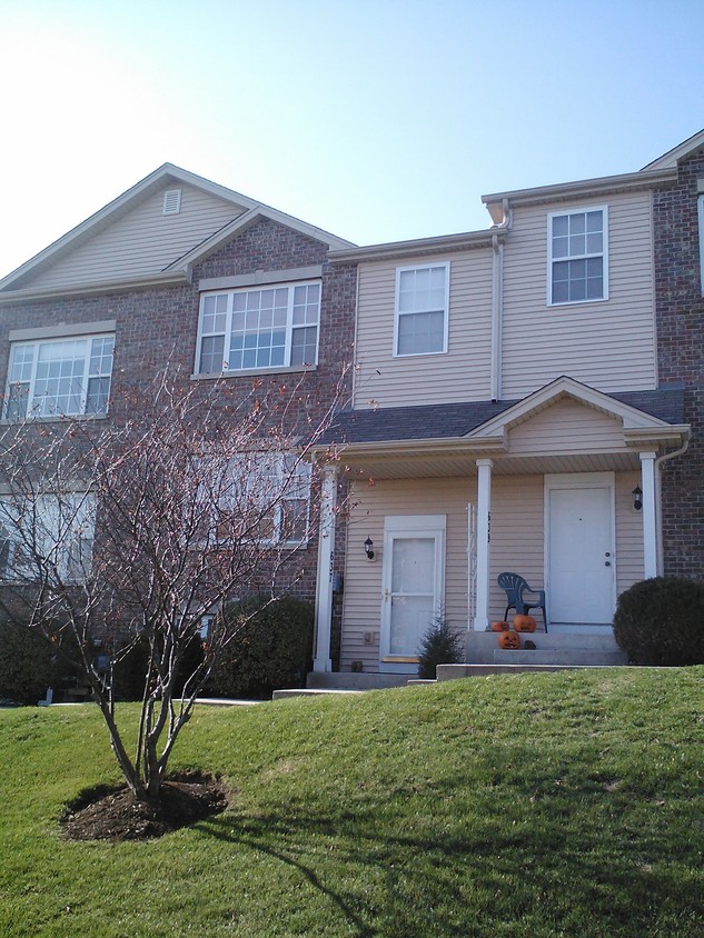 Foto principal - 637 E Willow St