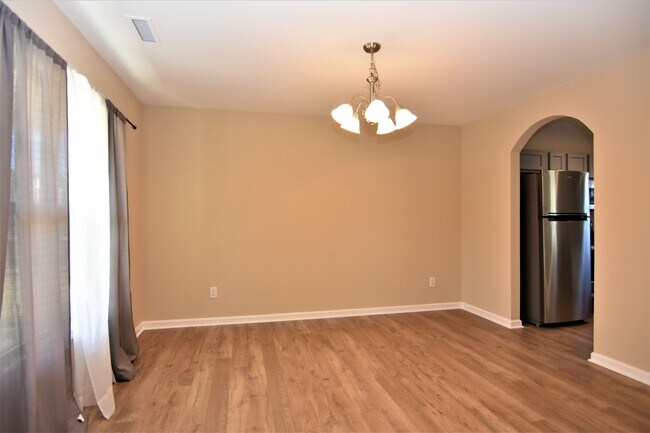 Foto del edificio - 1261 South Brook Rd