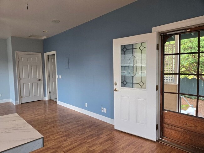 Building Photo - 272 Halenani Dr