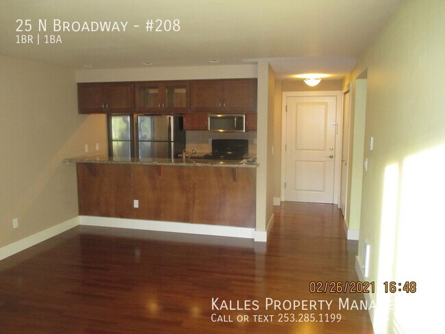 Building Photo - **$200 Move In Special**Beautiful Stadium ...