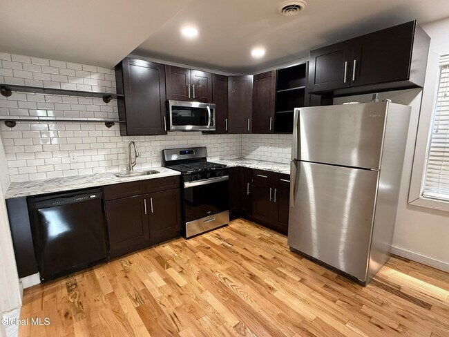 Foto del edificio - 479 2nd St