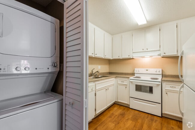 3 BR, 2 BA - Grove At Davis