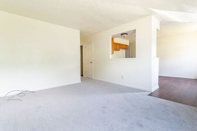 Foto del edificio - Just Updated 3BD Home in Lee/Harvard Area