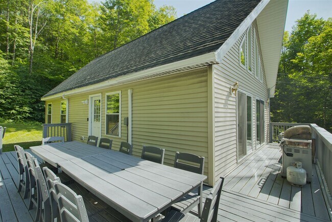 Foto del edificio - 4 Bed FURNISHED Winter Seasonal - Private Home Close to Ski Mountains! - $2940/mo, 6mo Lease
