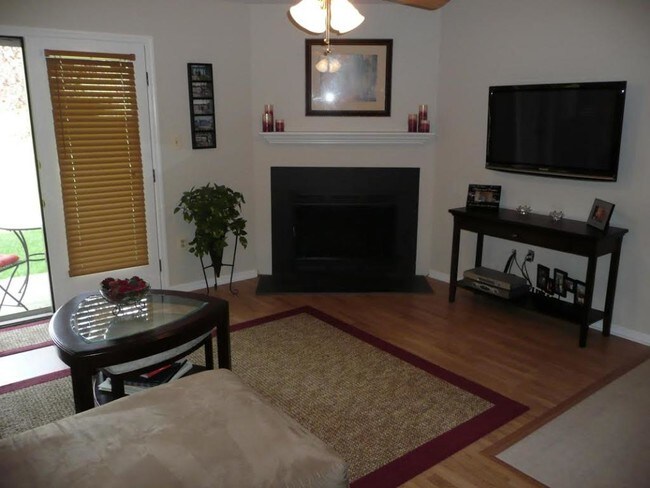 Foto del edificio - 4712 Dorsey Hall Dr