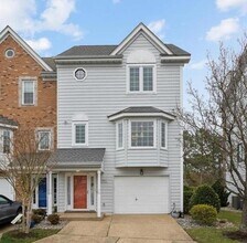 Building Photo - 367 Mainsail Dr