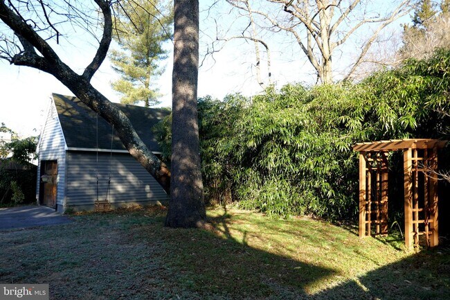 Building Photo - 734 Rosedale St