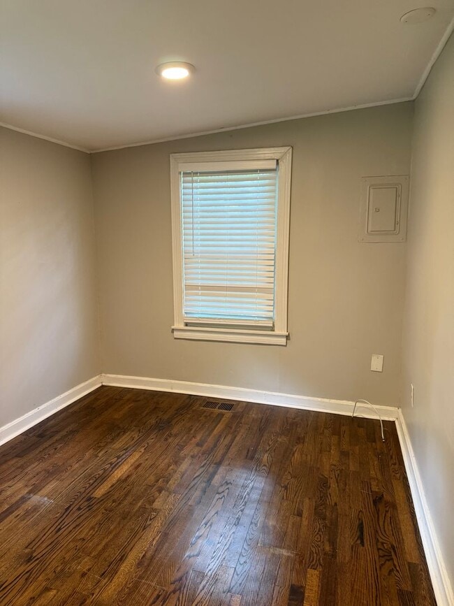 Building Photo - Cute 1 bedroom Cottage