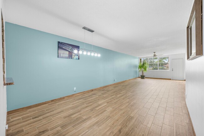 Foto del edificio - 2865 SW 22nd Ave
