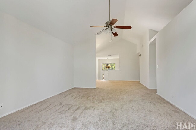 Foto del edificio - 434 Cromwell Cir