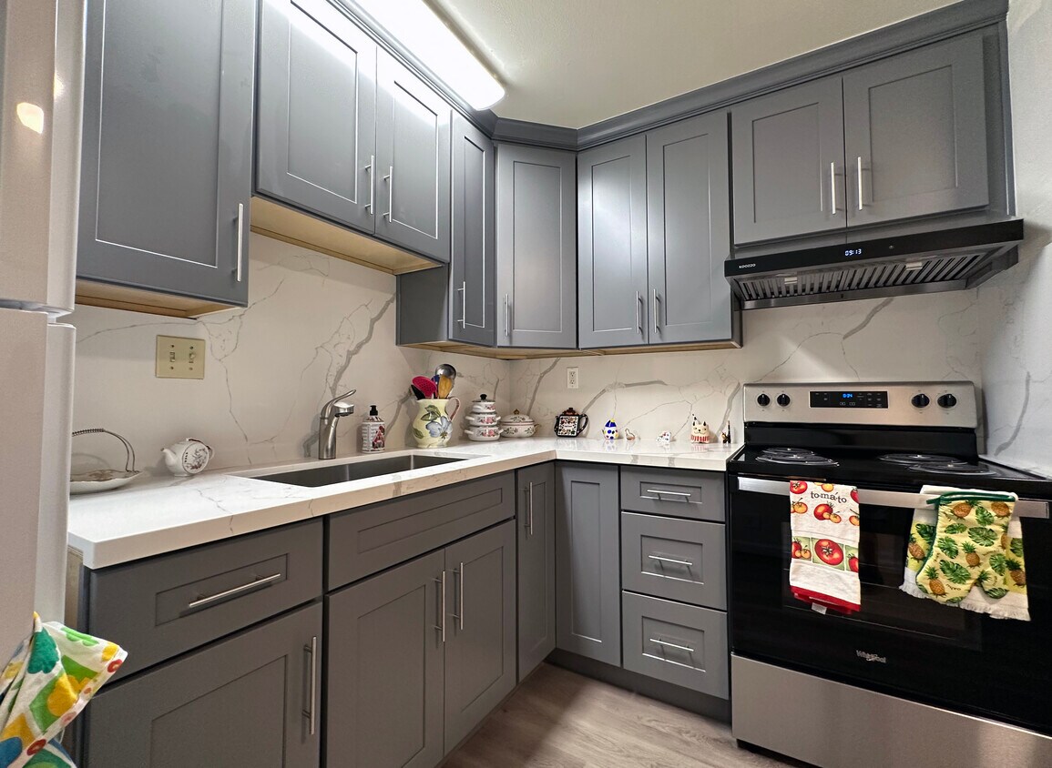 Foto principal - 970 Clyde Ave