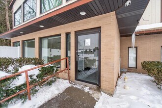 Building Photo - 54 Freemans Bridge Rd