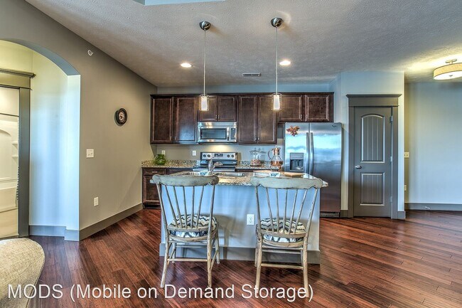 Building Photo - 1 br, 1 bath Apartment - 1010 N. 192nd Cou...