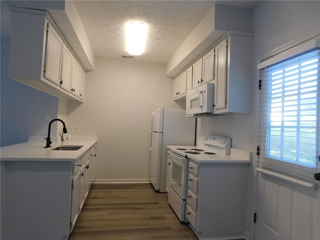 Building Photo - 70 Etowah Rdg