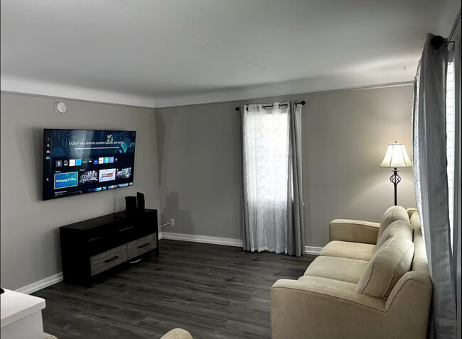 Foto del edificio - 326 W Bagley Rd