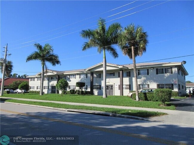 Foto del edificio - 4240 Woodside Dr