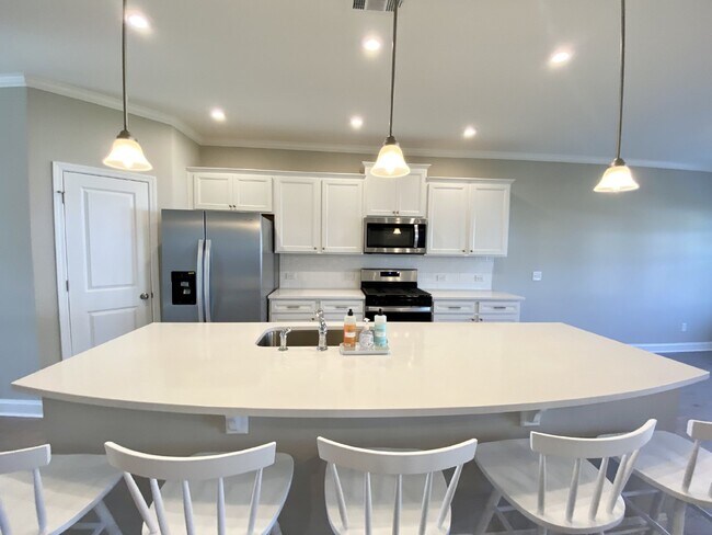 Building Photo - Five Bedroom, Single Family Home in Malind...