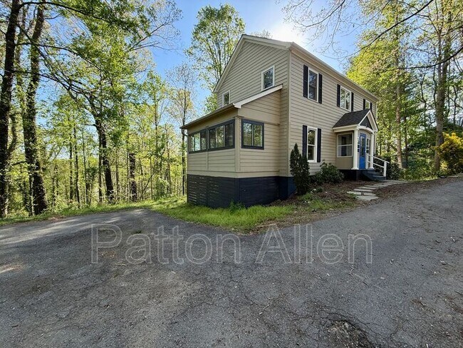 Building Photo - 92 Westover Dr