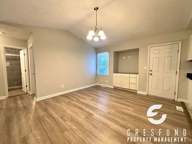 Foto del edificio - Coziest 3 Bed, 2 Bath - 15 MINUTES FROM YA...