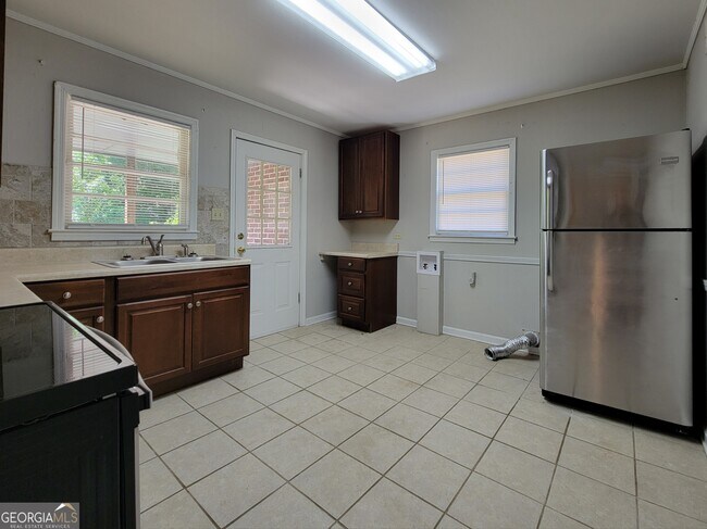 Foto del edificio - 268 Elks St