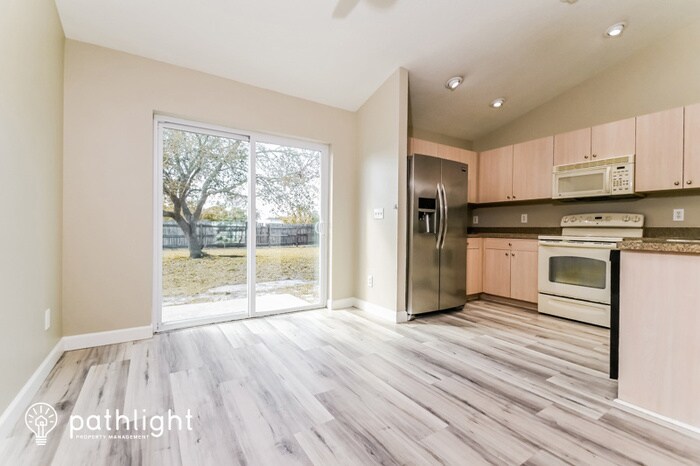 Primary Photo - 5815 33Rd Drive E, Palmetto, FL, 34221