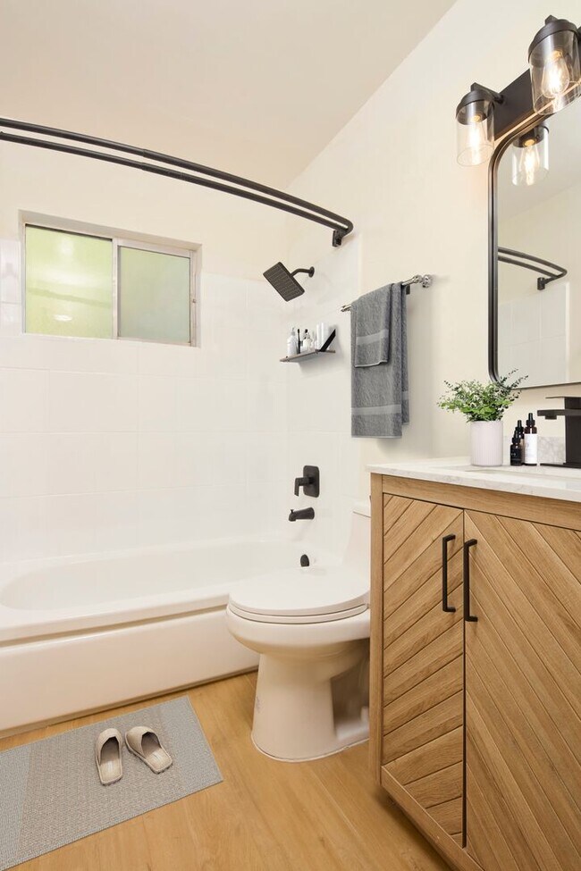 Foto del edificio - Newly renovated studio apartment with park...