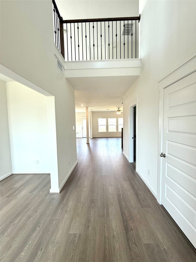 Building Photo - 4625 Peony Grn Dr