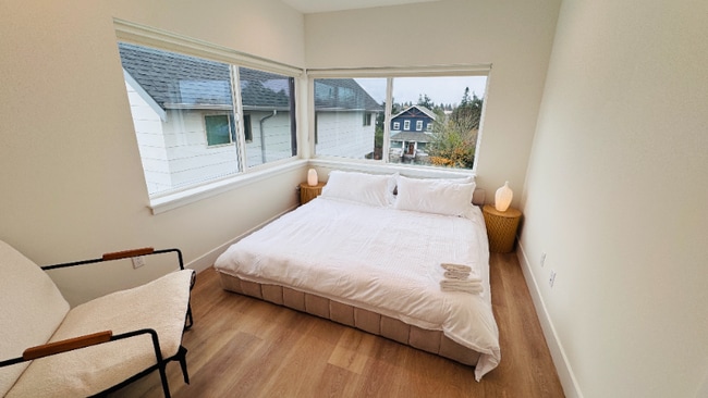 Building Photo - 4029A 51st Ave SW