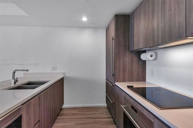 Photo - 801 South Miami Avenue Apt #4404, Miami, FL 33130 - 3 BR 3 BA condo