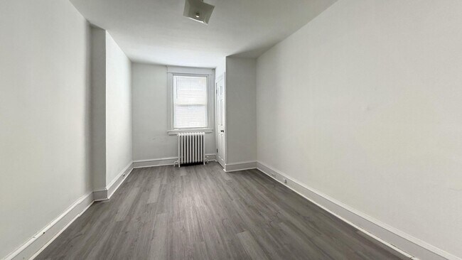 Foto del edificio - 6938 Clinton Rd