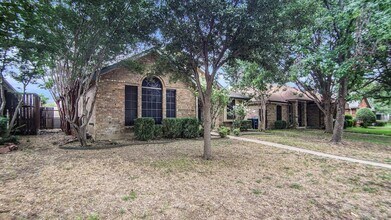 Building Photo - 6908 Bentley Ave