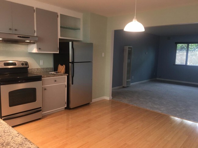 Foto del edificio - 2 bedroom in Oakland CA 94618