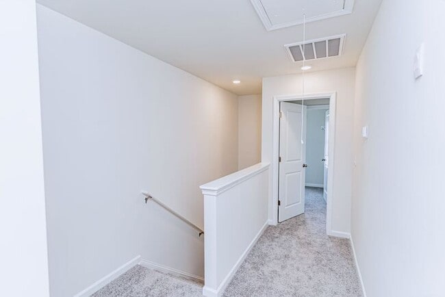 Building Photo - 31 Sunriff Ct