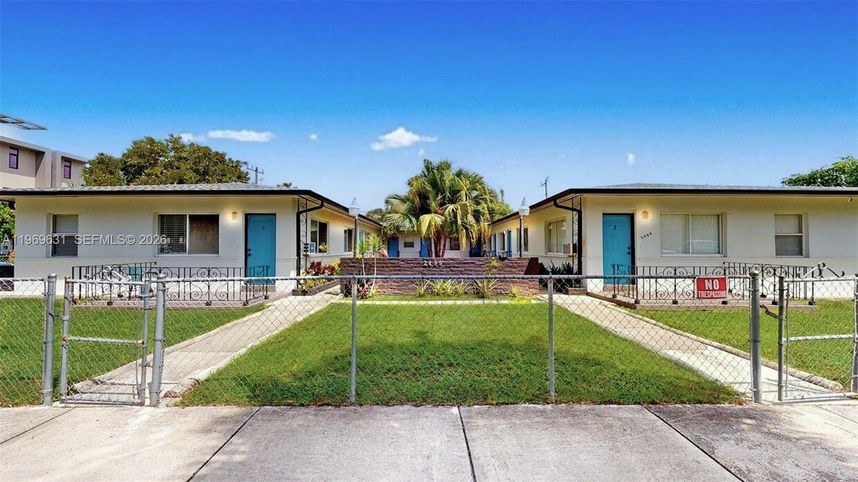 Foto del edificio - 2499 SW 27th St